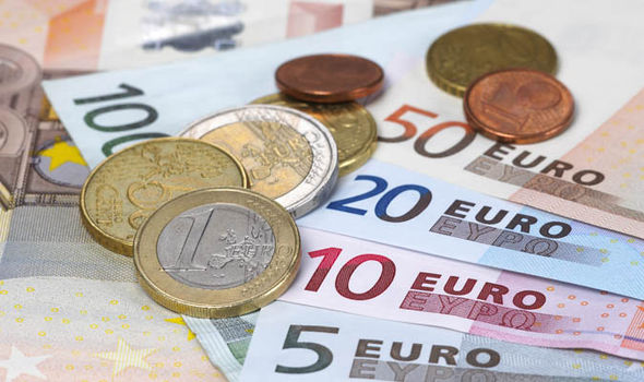 Fillojne efektet sezonale, euro ne renie ne tregun vendas